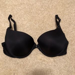 Black push-up bra